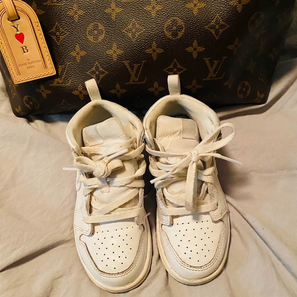 SOLD!! 🌸Kids Nike Air Jordan🌸